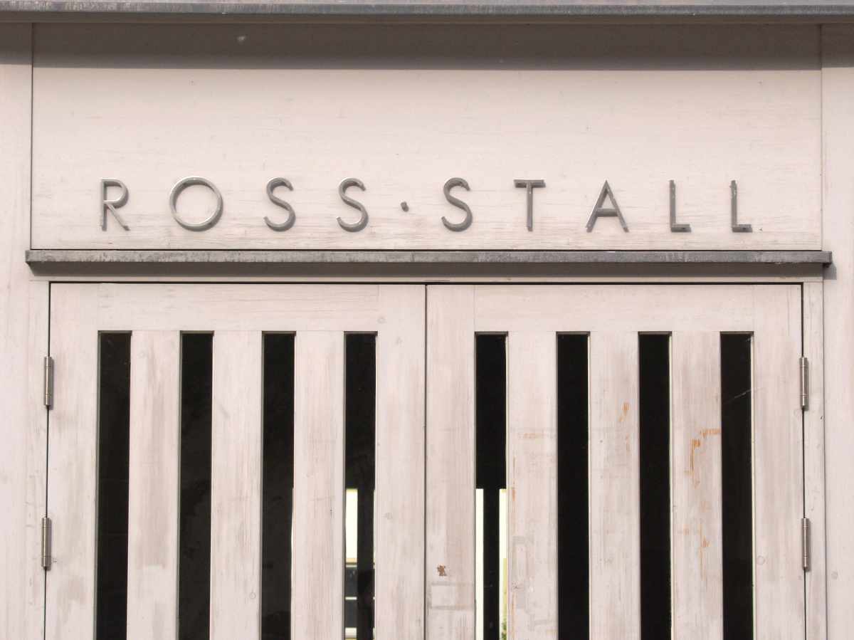 rossstall eingang